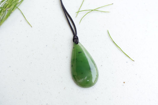 Natural Jade Drop pendant necklace